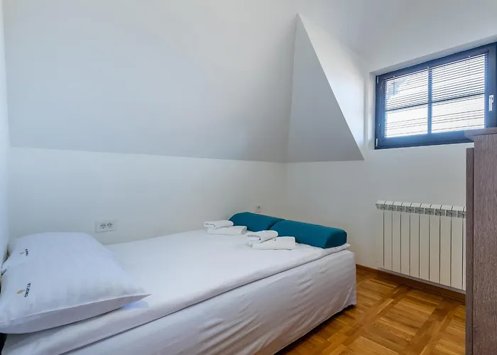 아파트 The 즐라티보